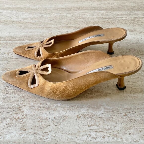 Vintage Manolo Blahnik Cutout Kitten Heel Mules - Picture 3 of 9